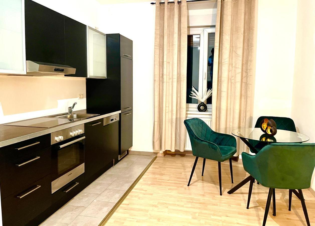Comfy & Warm City Apartment - Self Check-In Graz Exterior photo